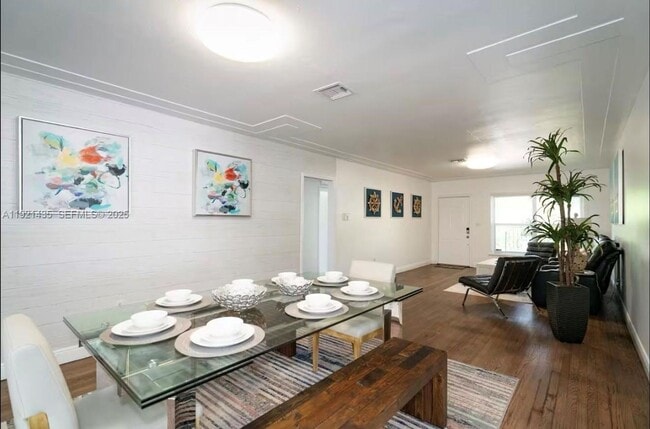 Building Photo - 35 SW 28th Rd