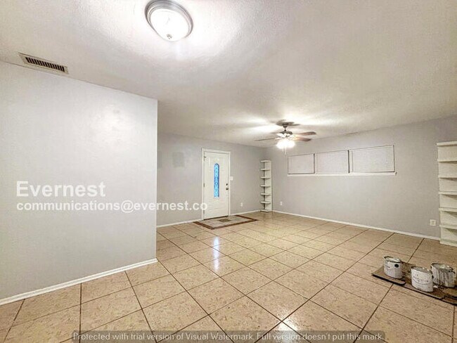Building Photo - Spacious Home with Modern Amenities and Carport Parking