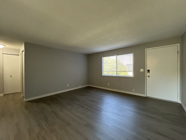 Building Photo - 8332 SW 21st Ave