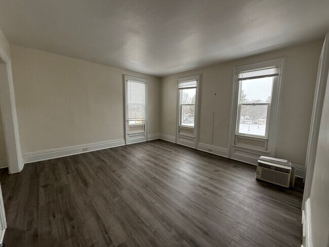 Building Photo - 313 N Michigan Ave