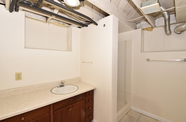 Building Photo - 3115 Lasalle St