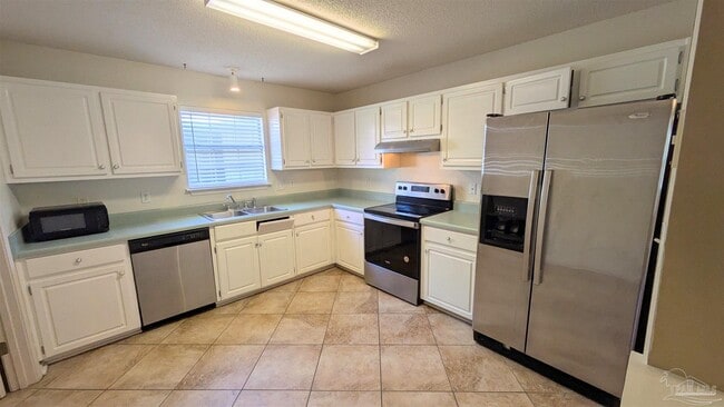 Building Photo - 213 Mirabelle Cir