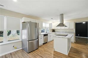 Building Photo - 1005 Scarlet Oak Ct S