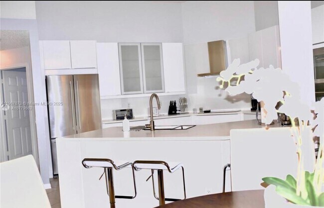 Building Photo - 3341 Overlook Rd