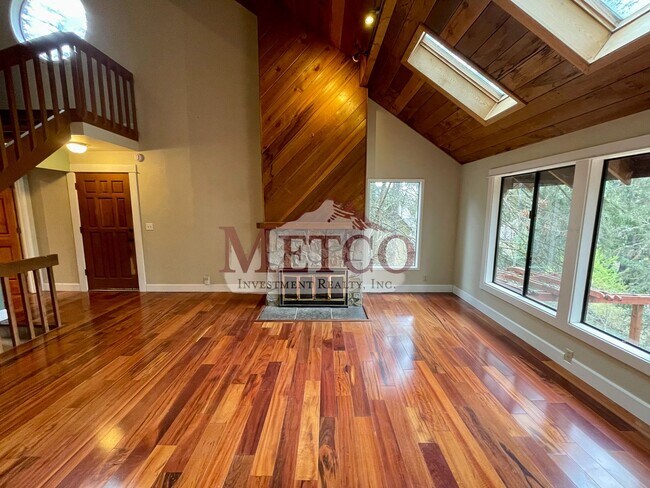 Building Photo - 24401