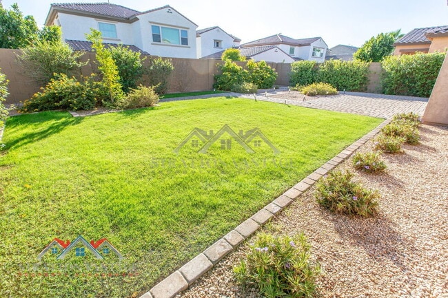 Building Photo - 959 W Zion Pl