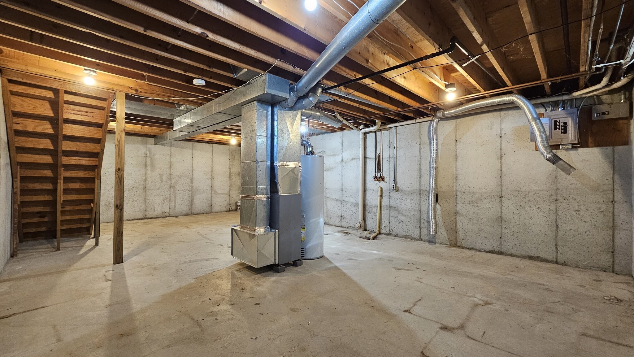 Building Photo - 680 Wildwood Dr