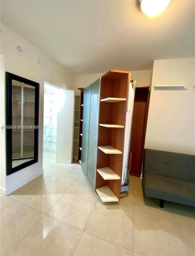 Building Photo - 185 SW 7th St