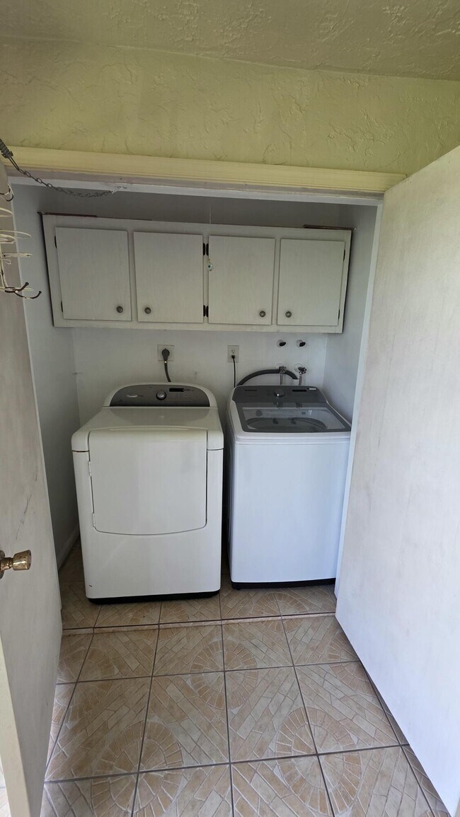 Building Photo - 23305 Barwood Ln N