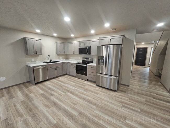 Building Photo - Dell Rapids Twin Homes