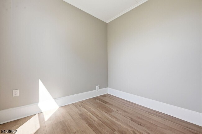 Building Photo - 508 2nd St