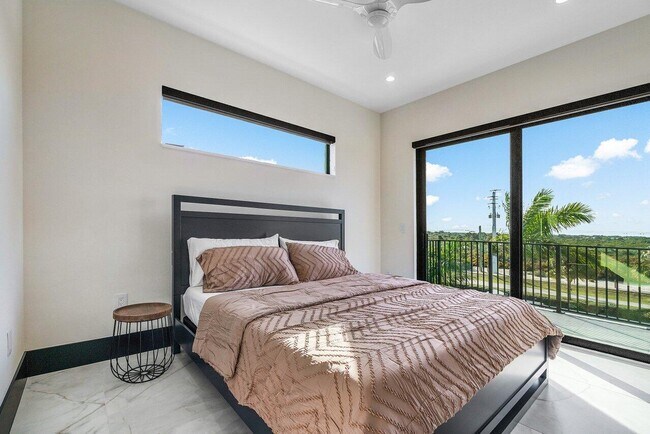 Building Photo - 13440 US-1