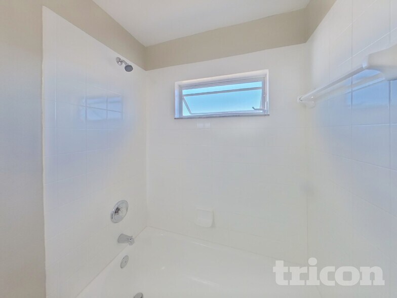 Building Photo - 12603 Longcrest Dr