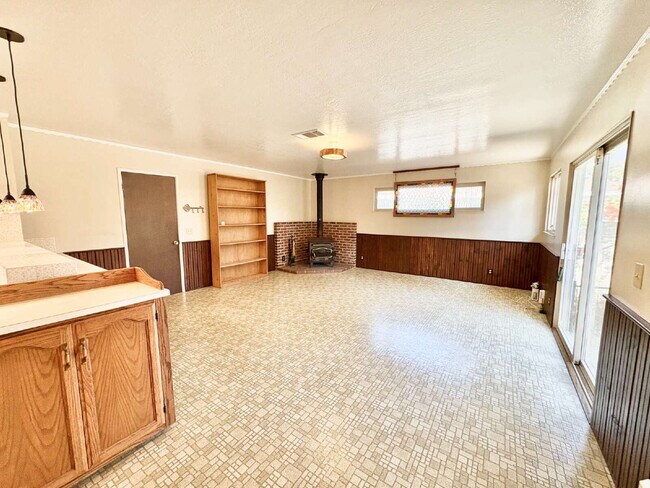 Building Photo - Peaceful Charmer Single-Story Retreat in Vallejo