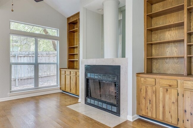 Building Photo - 8318 Greenslope Dr