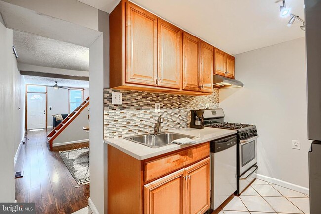 Building Photo - 1230 Wall St