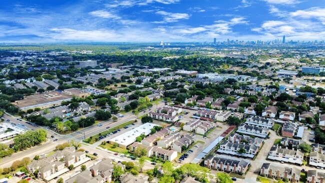 Building Photo - 10075 Westpark Dr