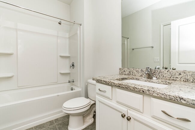 Building Photo - 321 View Dr