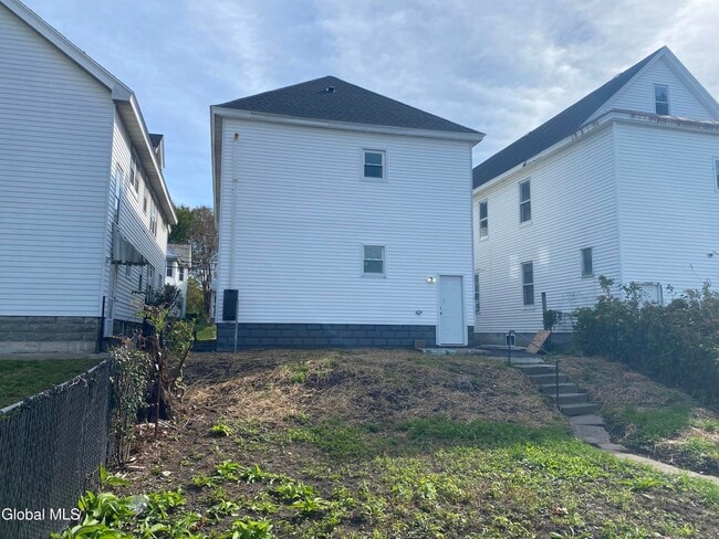 Building Photo - 1755 Avenue B