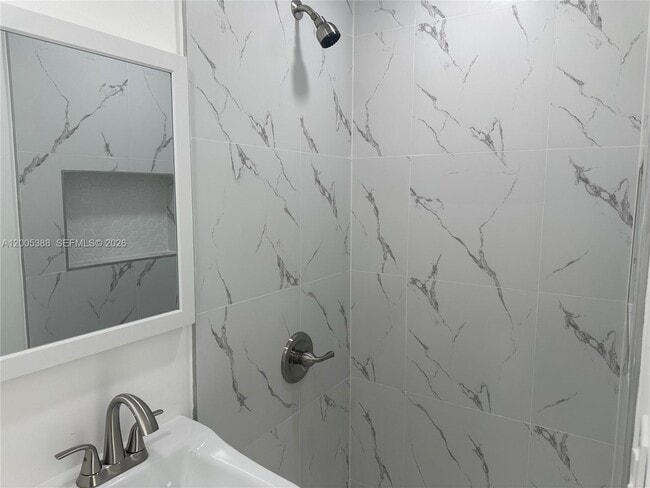 Building Photo - 1765 SW 21st St