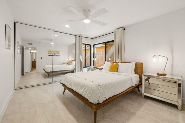 Building Photo - 179 Gran Via