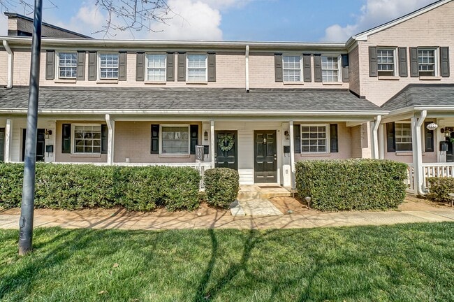 Primary Photo - Charming Townhome in Sought-After Williams...