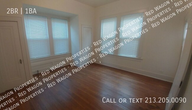 Building Photo - 411 W Mistletoe Ave