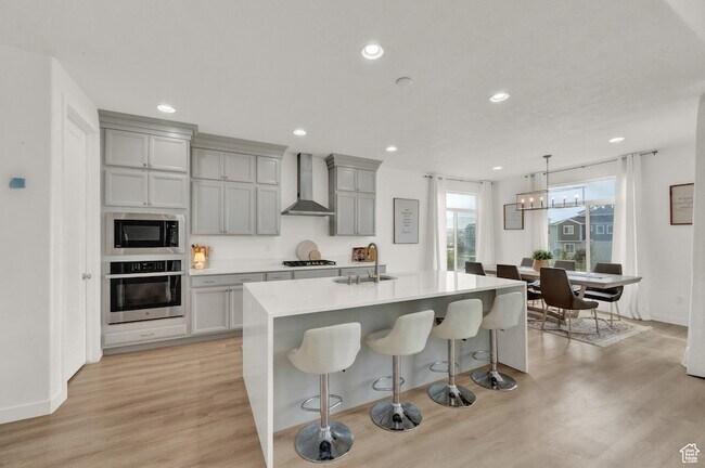 Building Photo - 15162 S Cantle Dr