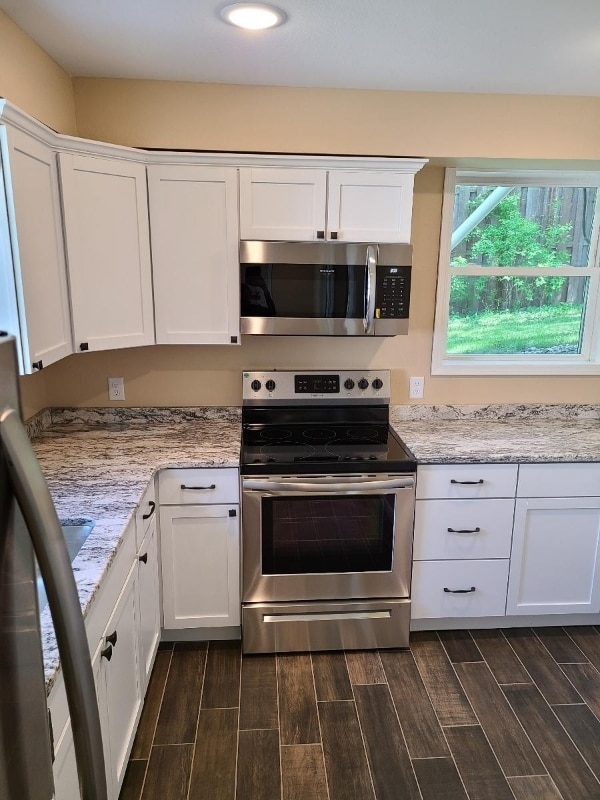 Building Photo - 28660 W Lake Dr