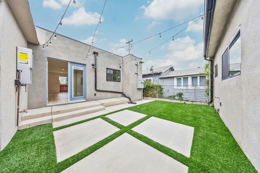 Building Photo - 3839 Fountain Ave