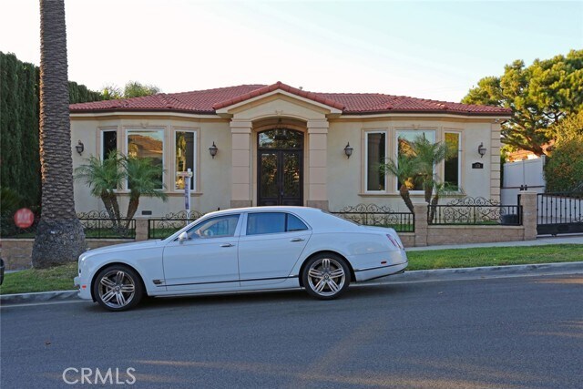 Building Photo - 831 E Orange Grove Ave