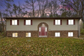 Building Photo - Newly remodeled 1 bedroom 1 bathroom - Ask about our Security Deposit Alternative!