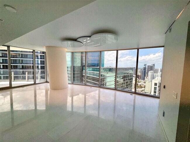 Building Photo - 300 Biscayne Blvd Way