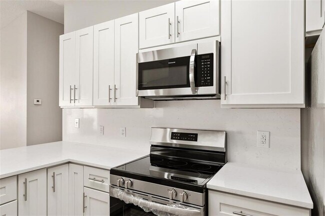 Building Photo - 1613 Navidad St