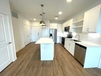 Building Photo - 1101 Abbeyglen Castle Dr