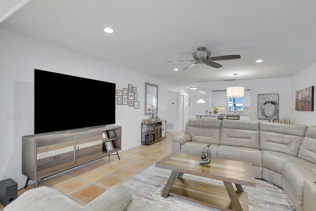 Building Photo - 772 Nantucket Cir