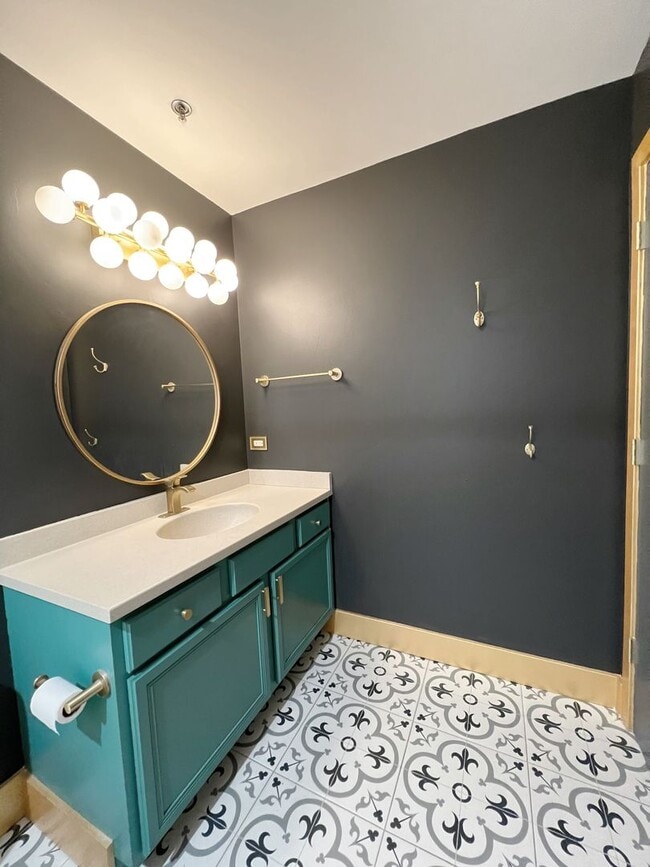 Building Photo - Modern 2-Bedroom Downtown KC Condo with Pa...