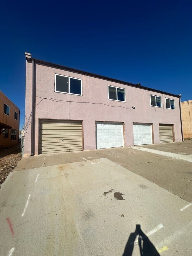 Building Photo - 313 Innsdale Terrace