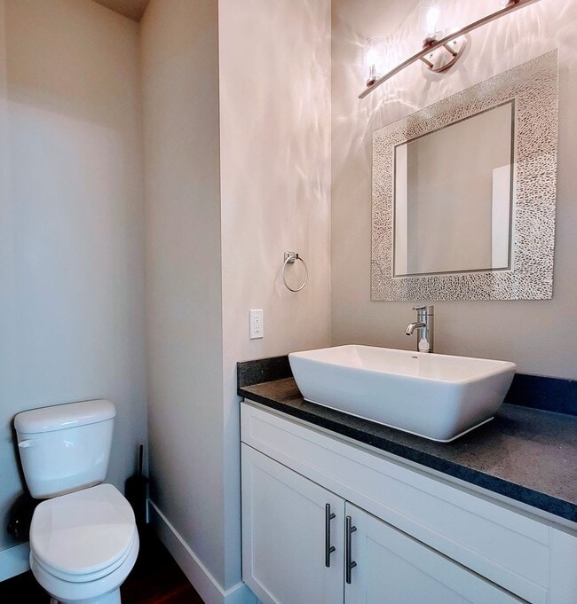 Building Photo - Luxurious and spacious 3 bed home in Manette