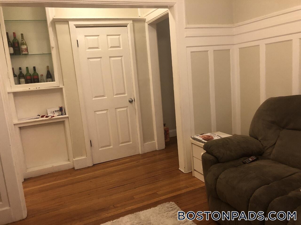 Building Photo - 15 Park Vale Ave