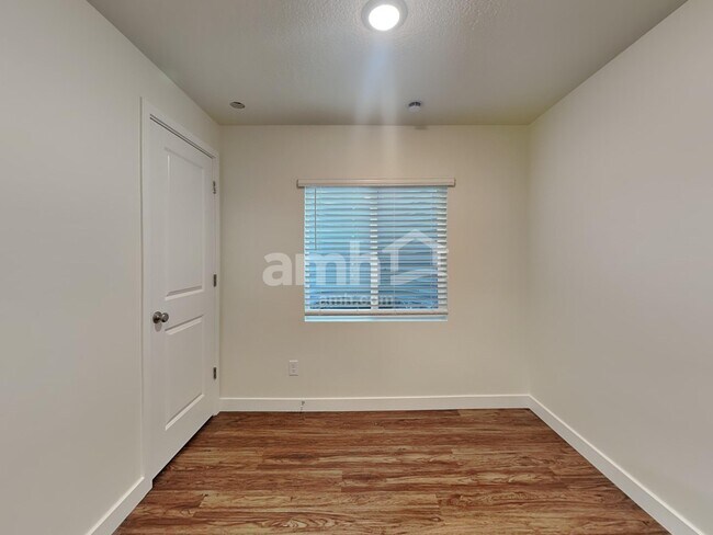Building Photo - 8967 S John Annie Ln