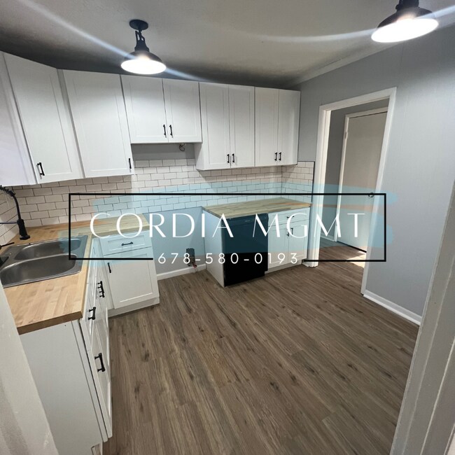 Building Photo - A Modern Living in Riverdale Must See  4Bed and 3Bath