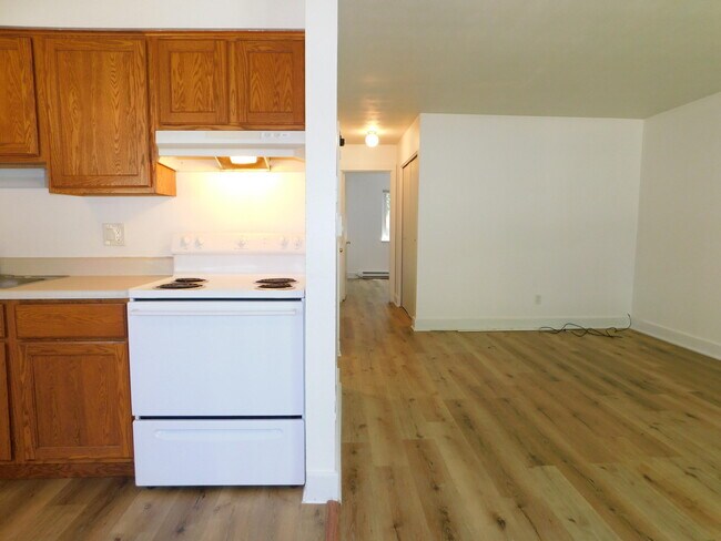 Building Photo - 245 Brookridge Ct