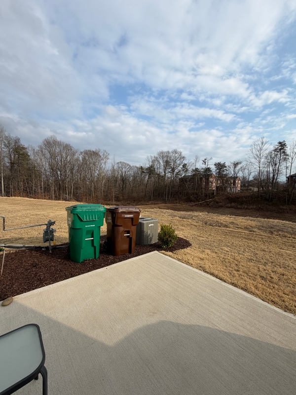 Building Photo - 811 Falls Grove Trl