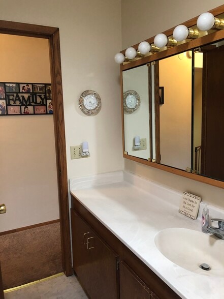 Building Photo - 5202 Schofield St