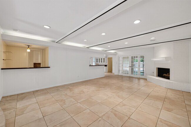 Building Photo - 6222 Creekbend Dr