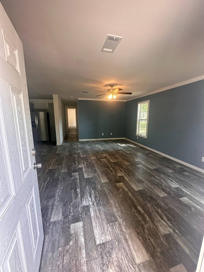 Building Photo - 7865 W Hwy 40