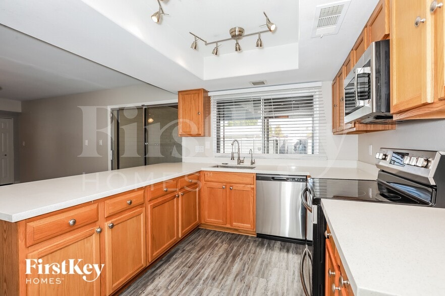 Building Photo - 1748 W Monte Ave