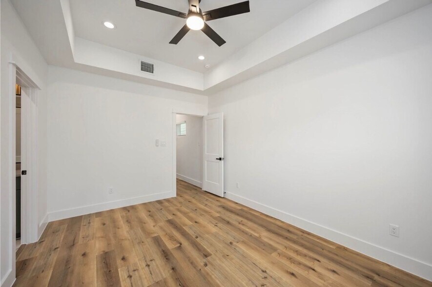 Building Photo - 8007 Cora St