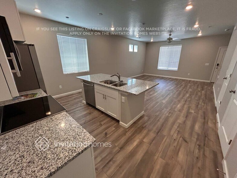 Building Photo - 42 N Riverside Dr